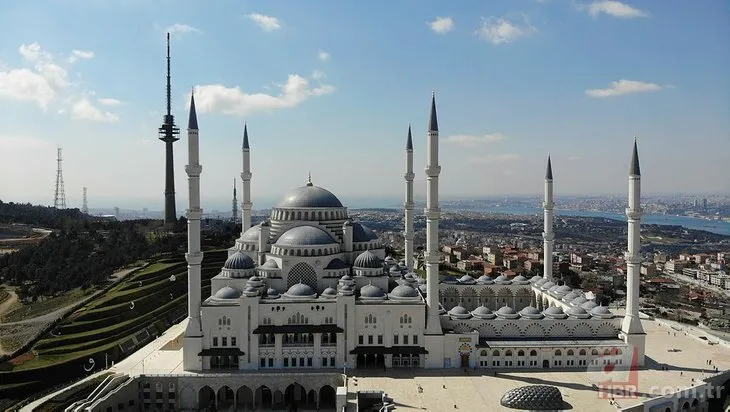 Ankara, İstanbul ve İzmir’de cuma namazı kılınacak camiler açıklandı