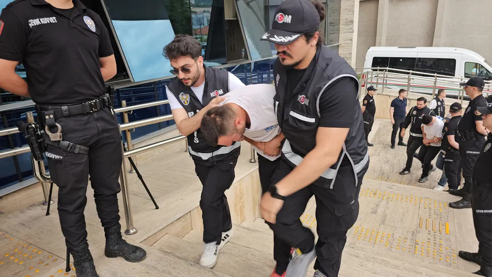 Rüşvet şüphelisi doktor kürtaj için 10 bin ile 100 bin lira arasında değişen miktarlarda para istemiş - 3