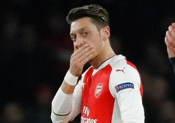 Arsenal'de Mesut Özil krizi! Emin olmadan kabul etmeyecek