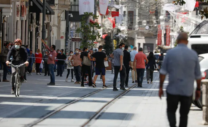 Son dakika: Sağlık Bakanı Fahrettin Koca'dan flaş açıklama: Kısıtlamaların kademeli olarak kalkacağı günlere ulaşıyoruz - 4
