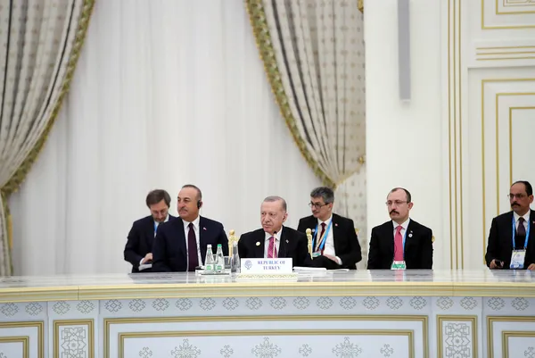 son-dakika-baskan-erdogandan-dunyaya-cagri-mucadelemizi-teror-orgutleri-arasinda-ayrim-yapmaksizin-surdurmeliyiz-1638089584724.jpg Son dakika: Başkan Erdoğan'dan dünyaya çağrı: Mücadelemizi terör örgütleri arasında ayrım yapmaksızın sürdürmeliyiz - 1