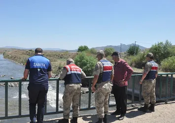 Balıkların öldüğü Karasu Çayı'nda inceleme
