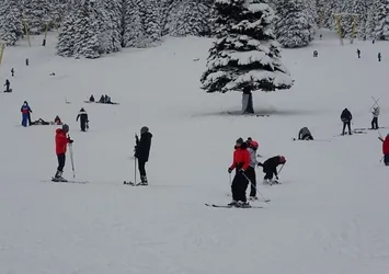 Uludağ'da kısıtlama kalktı pistler doldu