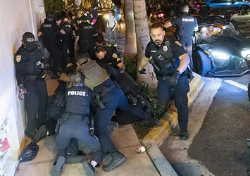 Miami Beach'te OHAL ilan edildi