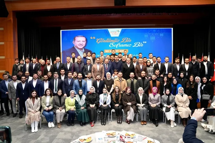 murat-kurum-genclerle-sahurda-bulustu-istanbuldaki-deprem-riskine-dikkat-cekti-beka-meselemiz-1711178358583.jpeg Murat Kurum gençlerle sahurda buluştu İstanbul'daki deprem riskine dikkat çekti: Beka meselemiz - 2