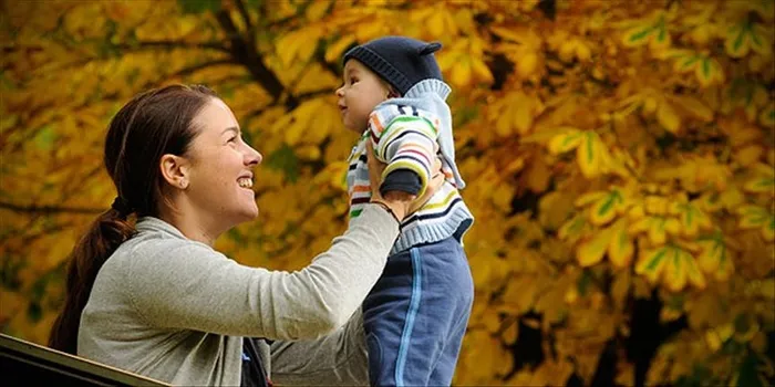 Hükümetten çalışan annelere büyük destek! 19 bin lira bakıcı yardımı geliyor
