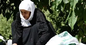 Evlerin damları kışlıklarla doldu