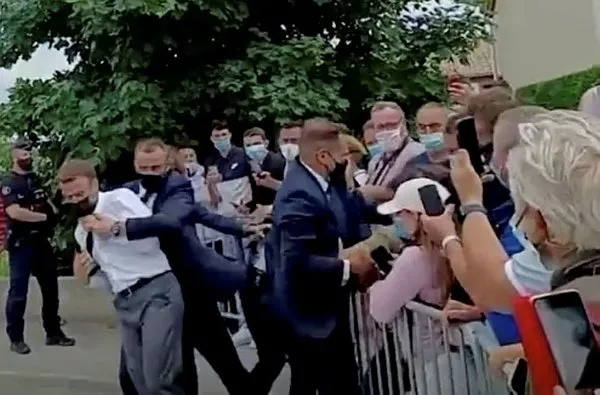 Son dakika: Fransa Cumhurbaşkanı Macron’a tokat atan kişinin cezası belli oldu - 4