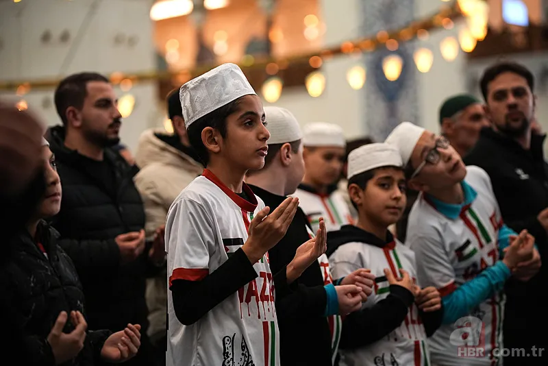 Ramazan'ın müjdecisi Berat Kandili dualarla idrak edildi! Vatandaşlar camilere akın etti 4