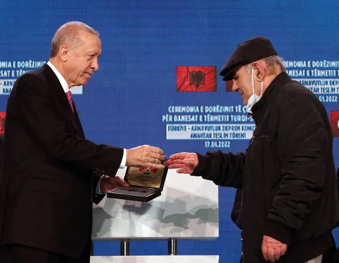 Son dakika: Başkan Erdoğan’dan Arnavutluk’ta deprem konutları teslim töreninde önemli açıklamalar