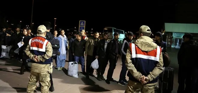 Erzurum’da 227 Afgan göçmen sınır dışı edildi