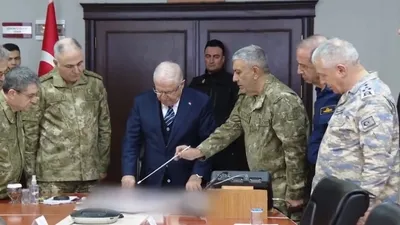 Bakan Güler ve komuta kademesi Hakkari’de