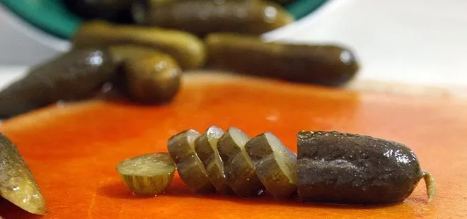 20 ton bozulmuş turşu ele geçirildi!