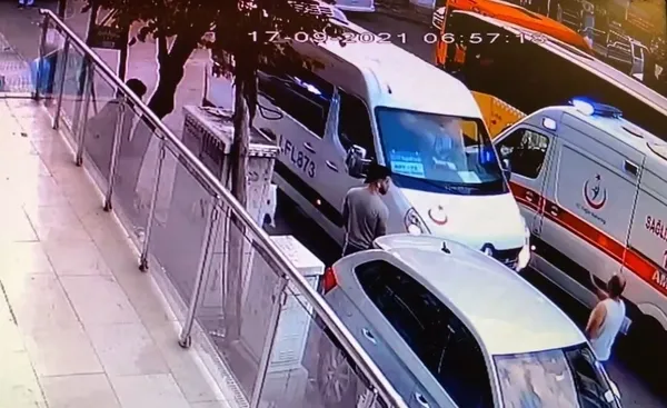 maltepede-yuksek-hiz-felakete-yol-acti-ogrenci-yola-savruldu-1632041592433.jpg Maltepe’de yüksek hız felakete yol açtı! Öğrenci yola savruldu - 2