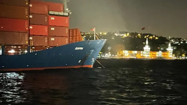 İstanbul boğazı gemi trafiğine açıldı: Arıza yapan gemi Ahırkapı'ya çekildi - 2