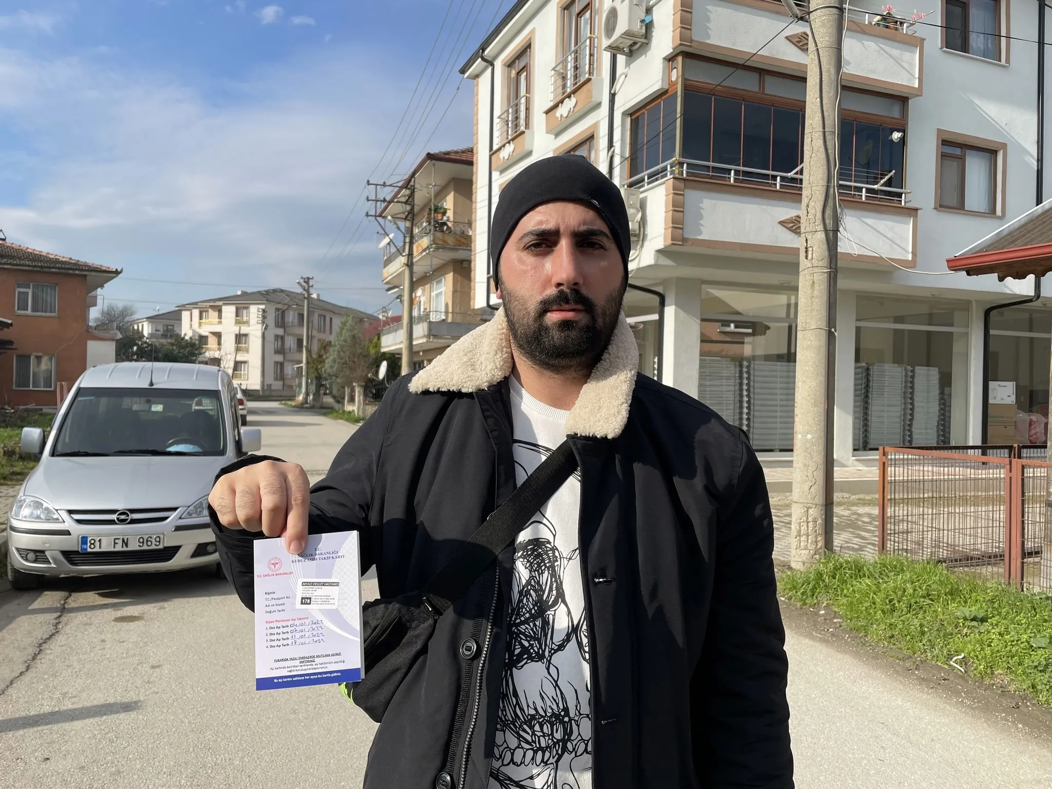 Sakarya’da işe gitmek için evden çıkan şahsa 4 köpek birden saldırdı!