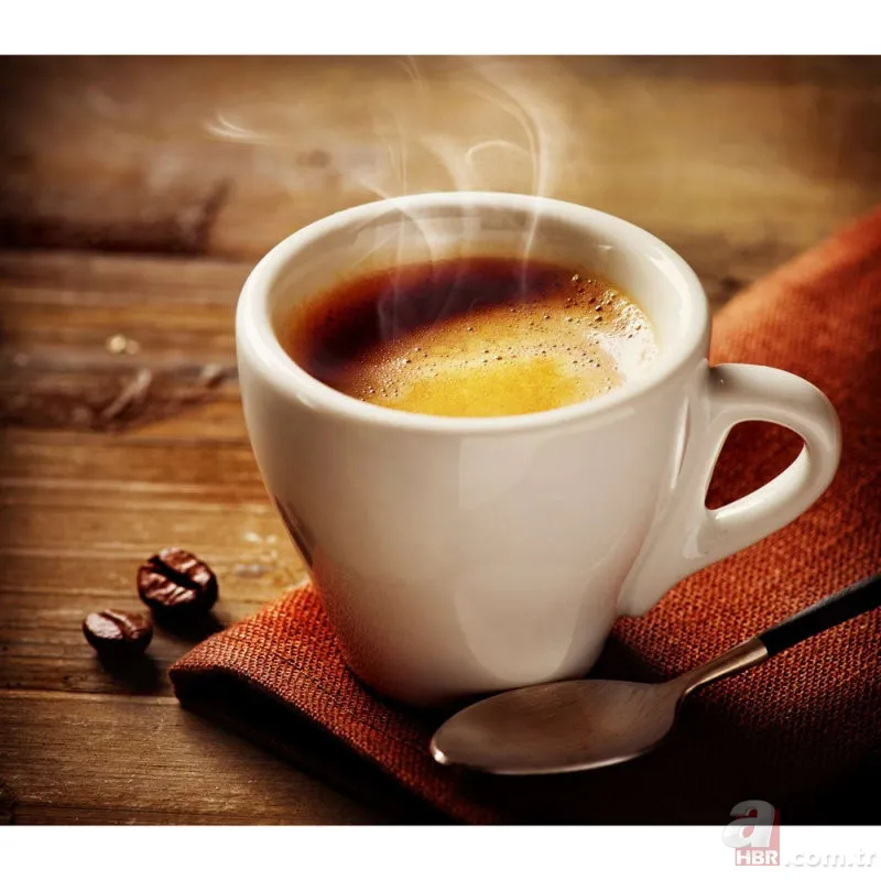 Dostlukları pekiştiren, araya 40 yıl hatır sokan Türk kahvesinin faydaları kadar zararları da var! Kimine şifa kimine zarar… 23