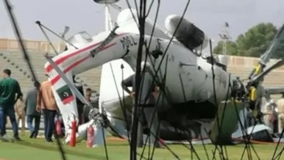 Para taşıyan helikopter düştü