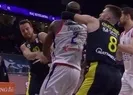 Anadolu Efes-Fenerbahçe Beko maçında kavga çıktı
