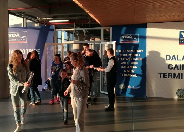 Rusya’dan Dalaman’a gelen uçak su takıyla karşılandı - 1