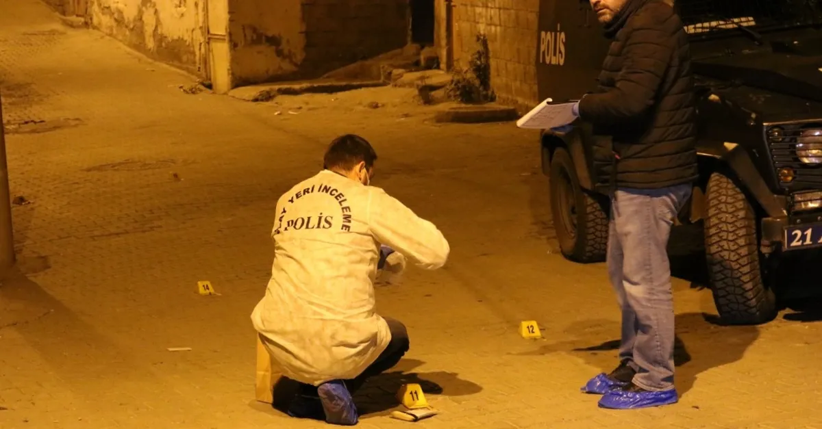 Diyarbakır’da dehşet! 100’den fazla kurşun sıkıldı