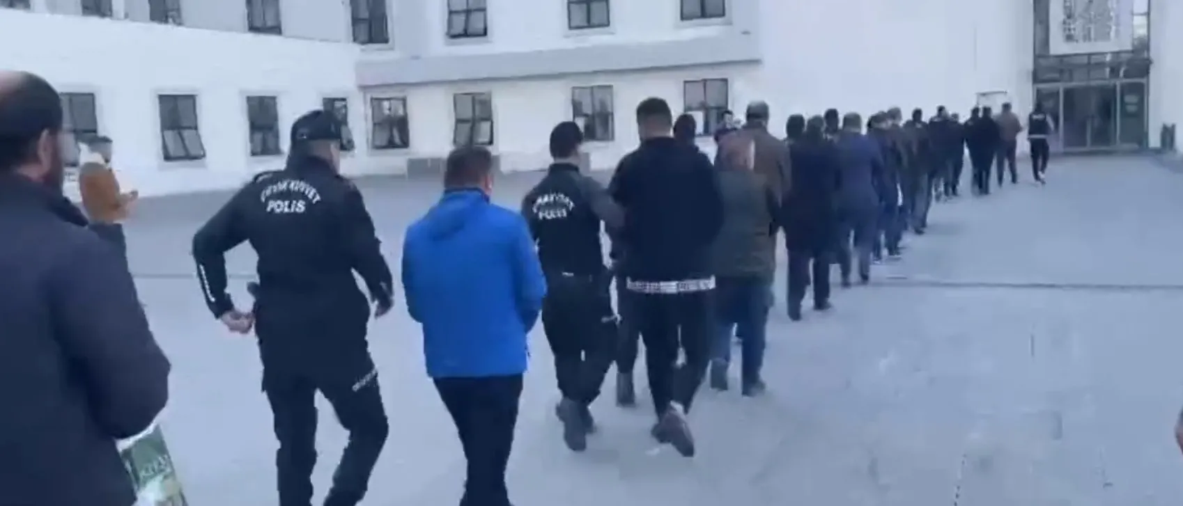 Son dakika: Tefecilere operasyon! İçişleri Bakanı Ali Yerlikaya açıkladı: 15 kişi...