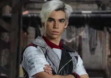 Cameron Boyce hayatını kaybetti