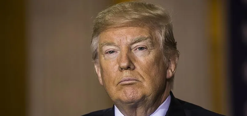 Trump'ın ilk gümrük vergisi Kanada'ya