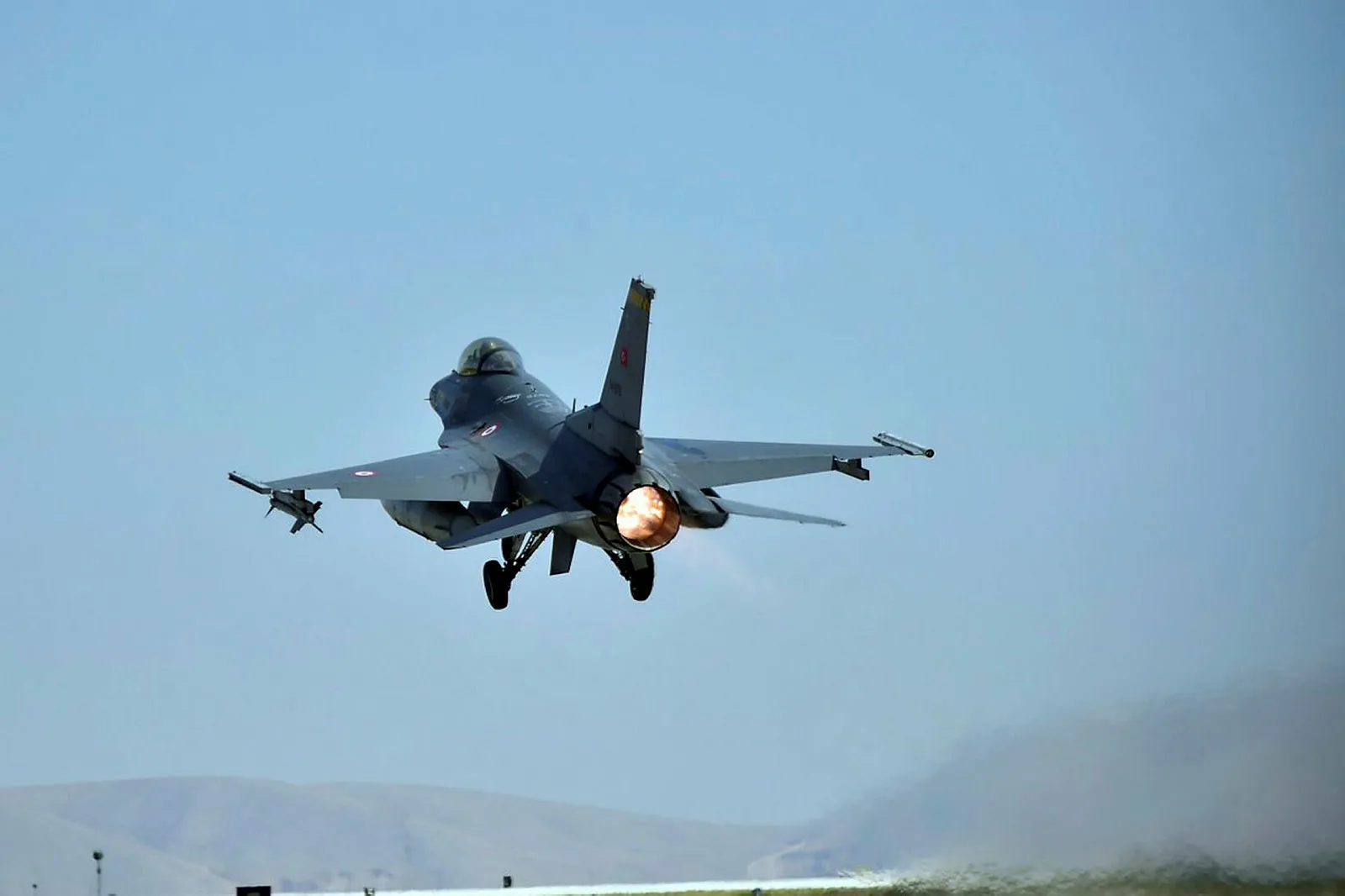 Pençe harekatında terör yuvalarına hava operasyonu!