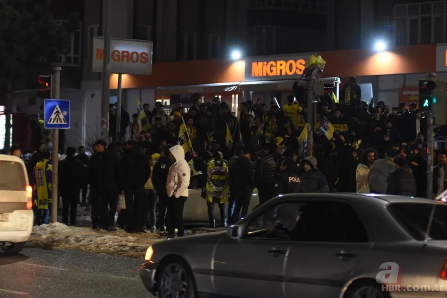 12 yıl sonra mutlu son! Şampiyonluk coşkusu sokaklara taştı: Vatandaşlar süper kupa zaferini kutladı 13