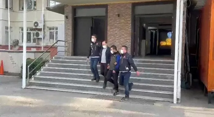 chp-osmaniye-il-baskani-mehmet-asikin-uyusturucuyla-yakalanan-ogullari-metin-tamer-asik-ile-cetin-asik-tutuklandi-1641311170869.jpeg CHP'li Mehmet Aşık’ın uyuşturucuyla yakalanan oğulları Metin Tamer Aşık ve Çetin Aşık tutuklandı - 2