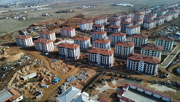 deprem-konutlari-sahiplerini-buluyor-devlet-verdigi-sozu-tuttu-kuralar-subat-ayinda-cekiliyor-1706085477440.jpg Deprem konutları sahiplerini buluyor! Devlet verdiği sözü tuttu! Kuralar şubat ayında çekiliyor... - 2