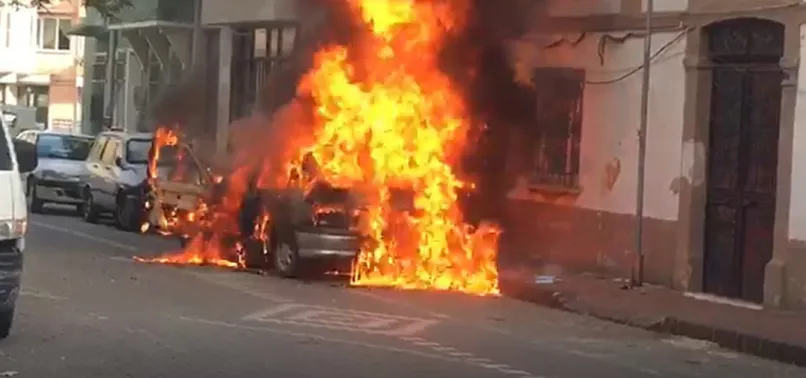 Alev topuna döndü! LPG'li araç böyle yandı...