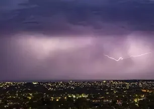 Güney Afrika'da yıldırım düştü: 2 ölü