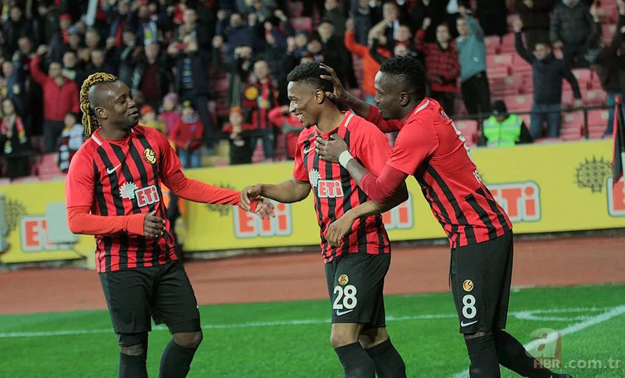 Galatasaray 3. bombayı patlatıyor! 14