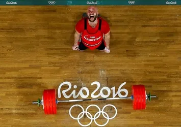 Özbek Ruslan Nurudinov altını kazandı!