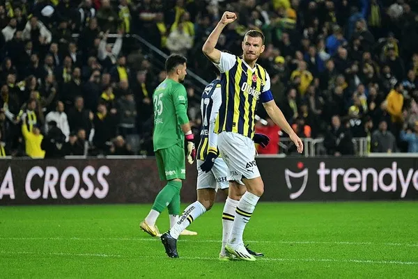 fenerbahcede-edin-dzeko-soku-kayserispor-ve-galatasaray-macinda-oynayabilecek-mi-1702979374967.jpeg Fenerbahçe'de Edin Dzeko şoku! Kayserispor ve Galatasaray maçında oynayabilecek mi? - 2