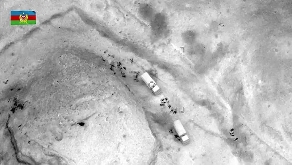 Azerbaycan Cumhurbaşkanı İlham Aliyev mesajını askeri elbise ile verdi: Hiçbir güç irademizi etkileyemez