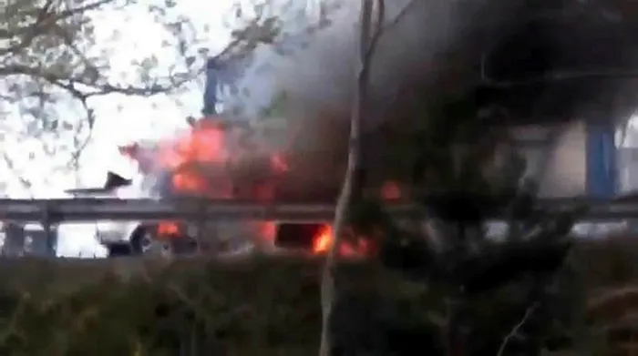 Son dakika: TEM Otoyolunda araç alev alev yandı - 1