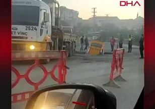 İSKİ ÇUKURUNA TAKSİ DÜŞTÜ
