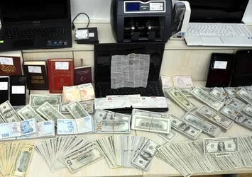 FETÖ'cü 'JeansBiri'den servet ve para sayma makinesi çıktı