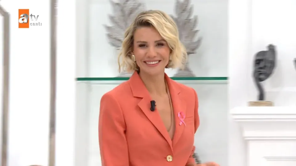 Esra Erol 26 Ekim Salı tek parça izle