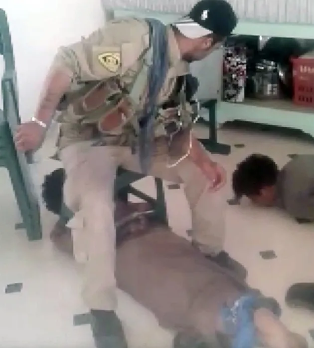 Terör örgütü PYD/PKK'nın sivillere işkence görüntüleri - 1