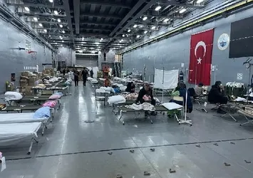 TCG Bayraktar milletin hizmetinde! Yüzen hastanede 20 ameliyat