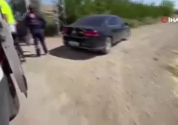 Elazığ’da araç direğe çarptı: 1 yaralı