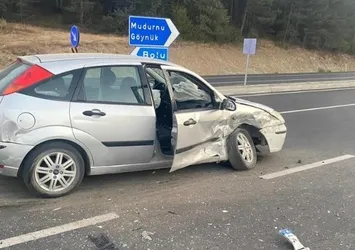Bolu'da feci kaza! Araçlar birbirine girdi: 3 yaralı