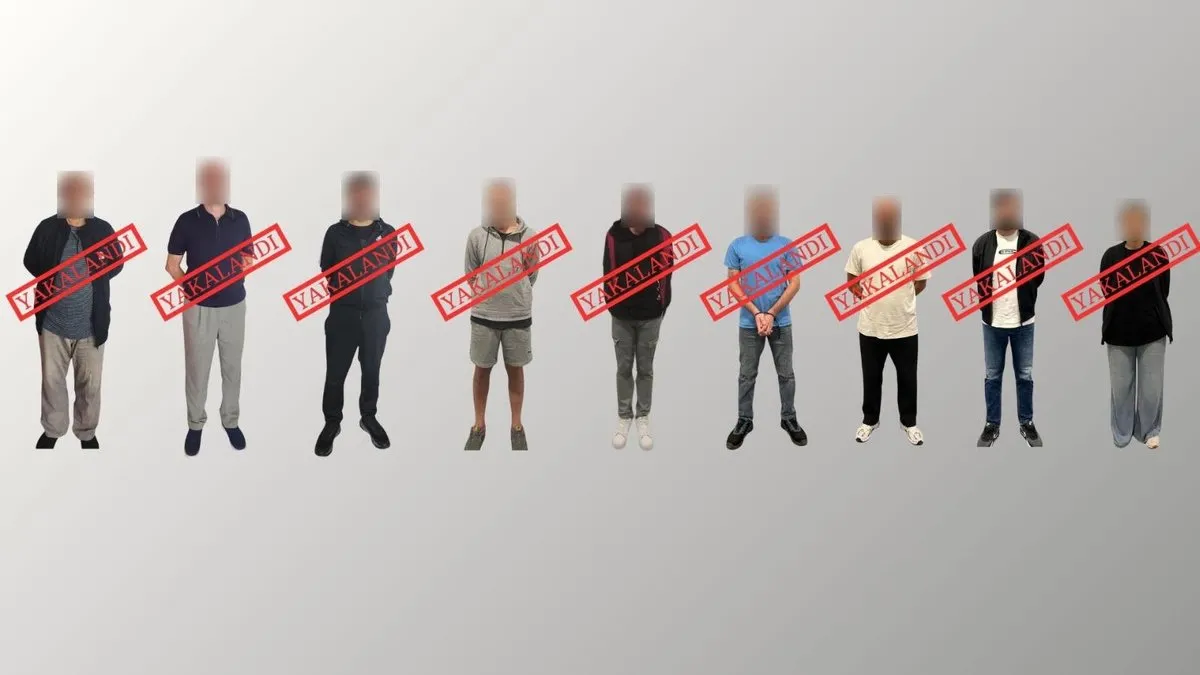 Kırmızı bültenle aranan 9 kişi Türkiye'ye getirildi!