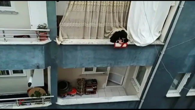 Bursa’da kocasını başka kadının evinde gören eş çıldırdı! Mahalleyi birbirine kattı - 4