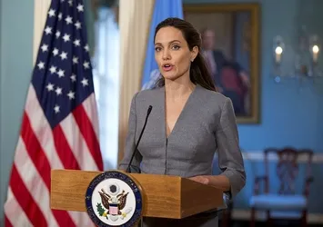 Angelina Jolie'den Trump'a tepki