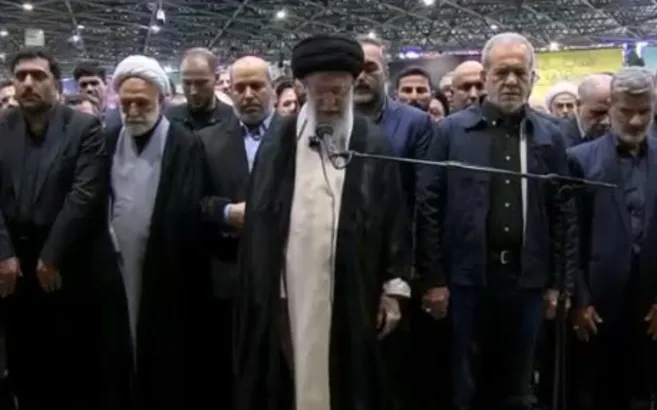 Şehit Haniye için İran’da tören düzenlendi